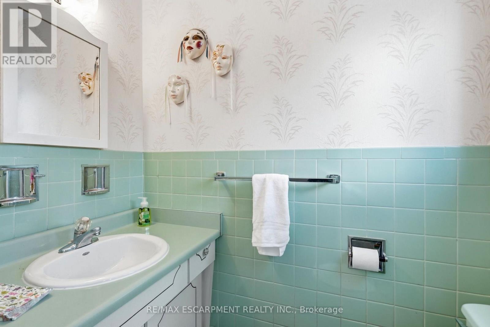 381 Clarksville Court, Mississauga, Ontario  L5A 1G7 - Photo 12 - W13754624