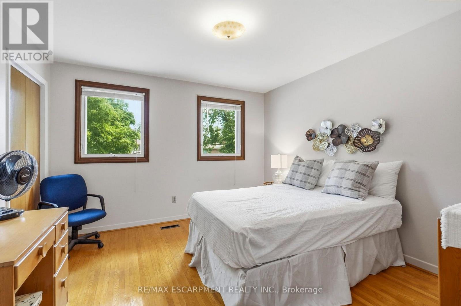 381 Clarksville Court, Mississauga, Ontario  L5A 1G7 - Photo 17 - W13754624