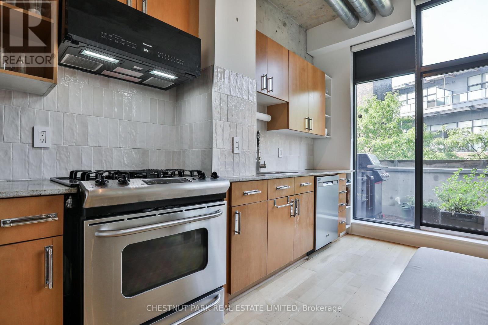 414 - 369 Sorauren Avenue, Toronto, Ontario  M6R 3C2 - Photo 14 - W13754626