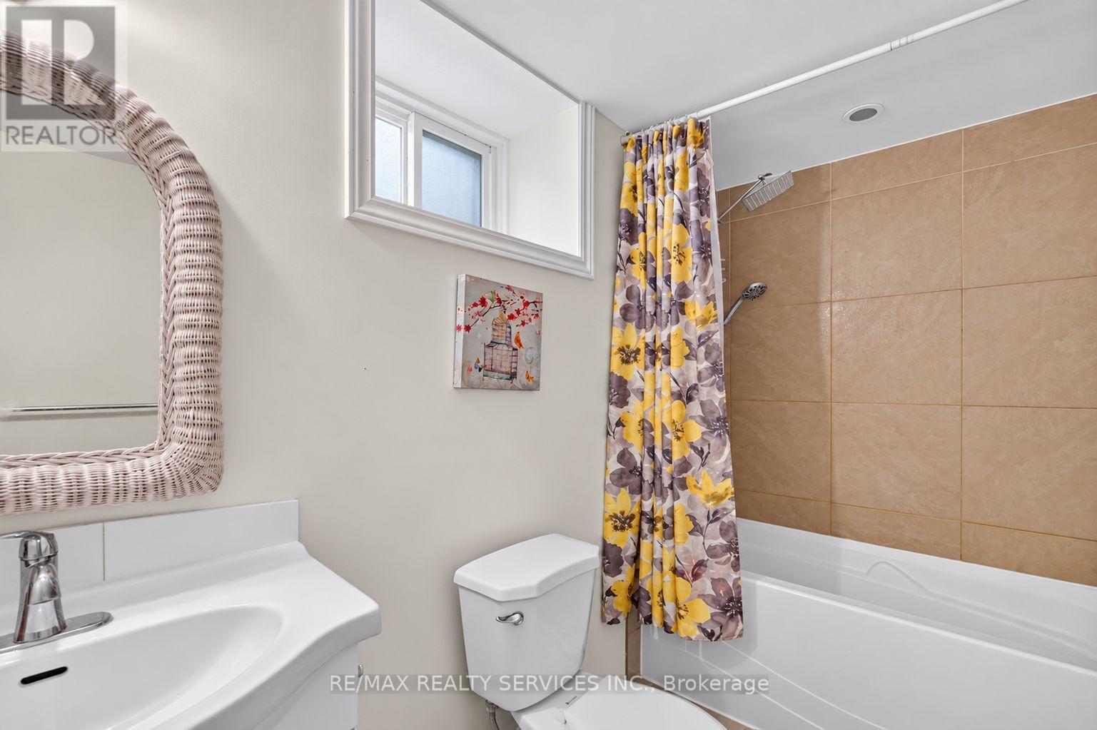 8 Leneck Avenue, Brampton, Ontario  L6X 2A7 - Photo 39 - W13754666