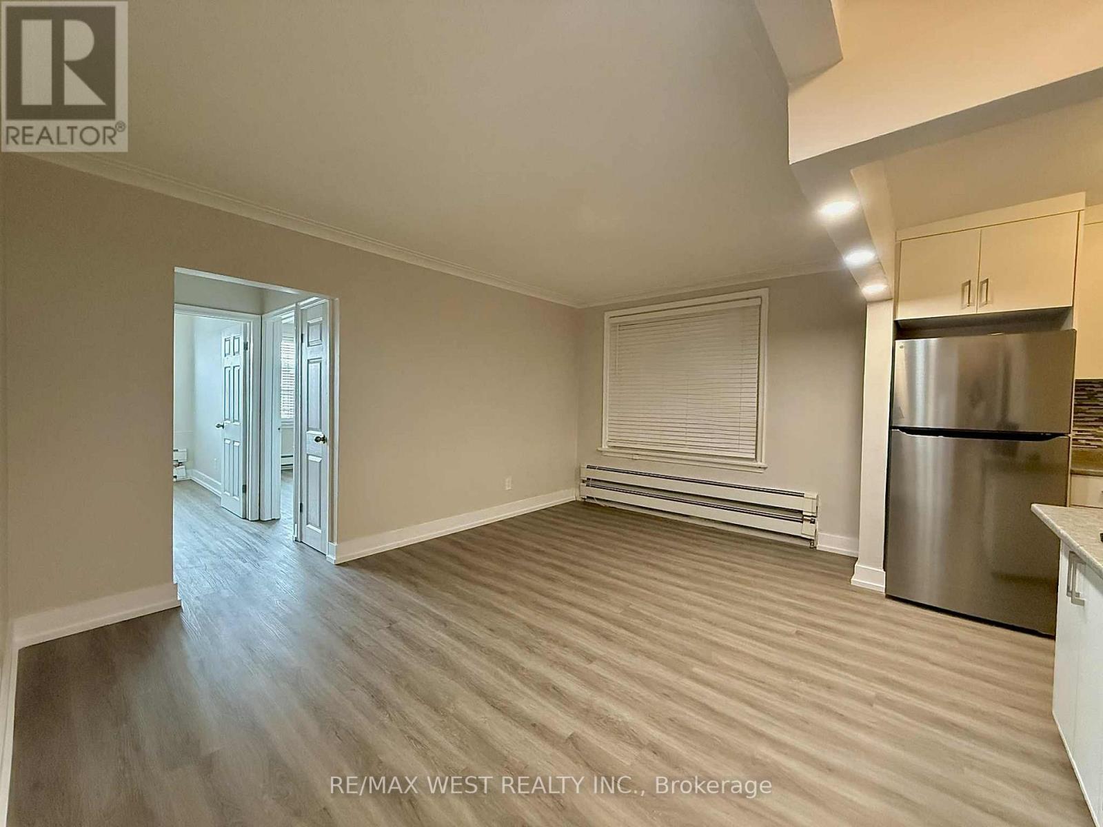 2 - 402 Royal York Road, Toronto, Ontario  M8Y 2R5 - Photo 2 - W13754668