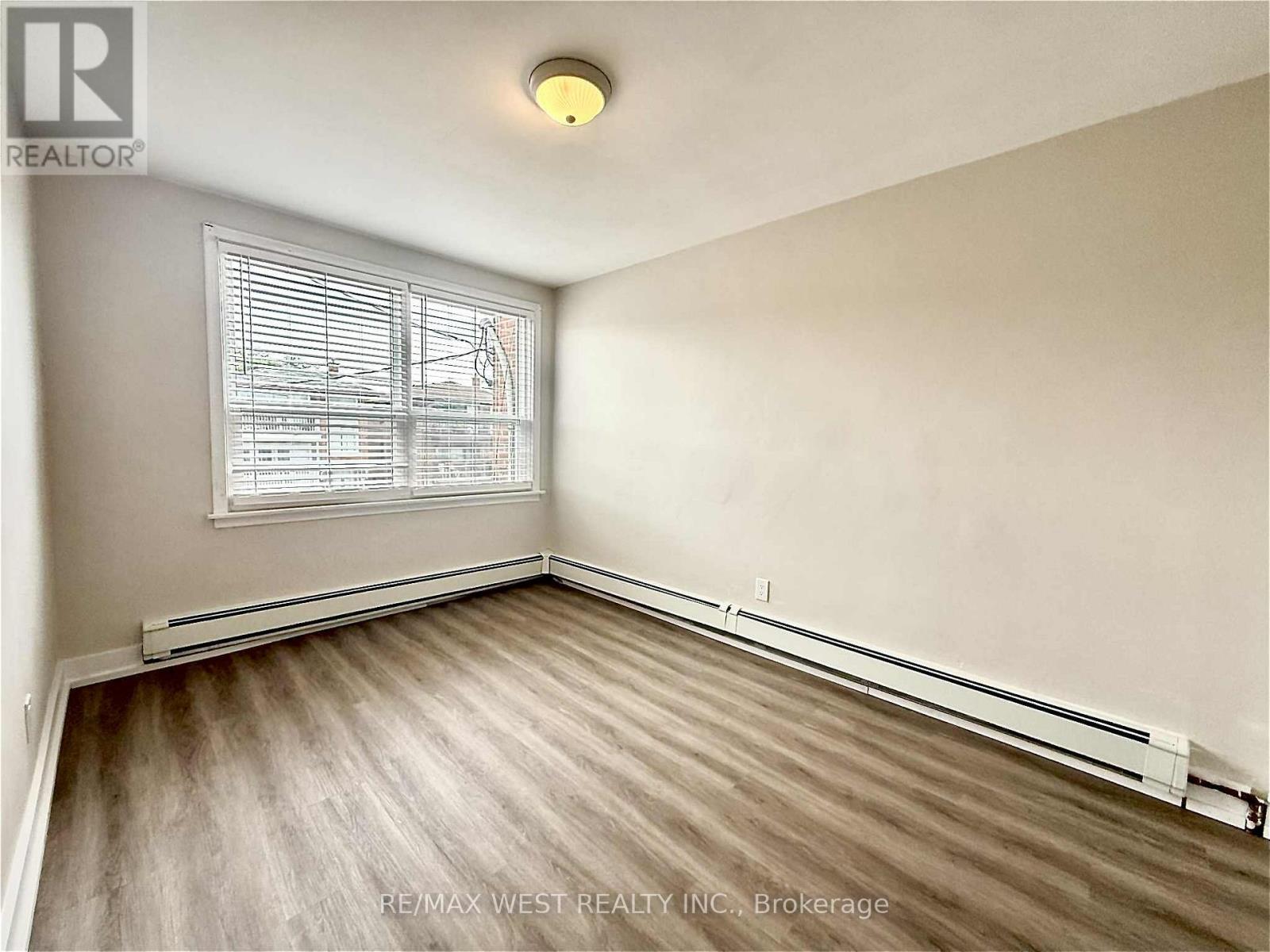 2 - 402 Royal York Road, Toronto, Ontario  M8Y 2R5 - Photo 6 - W13754668