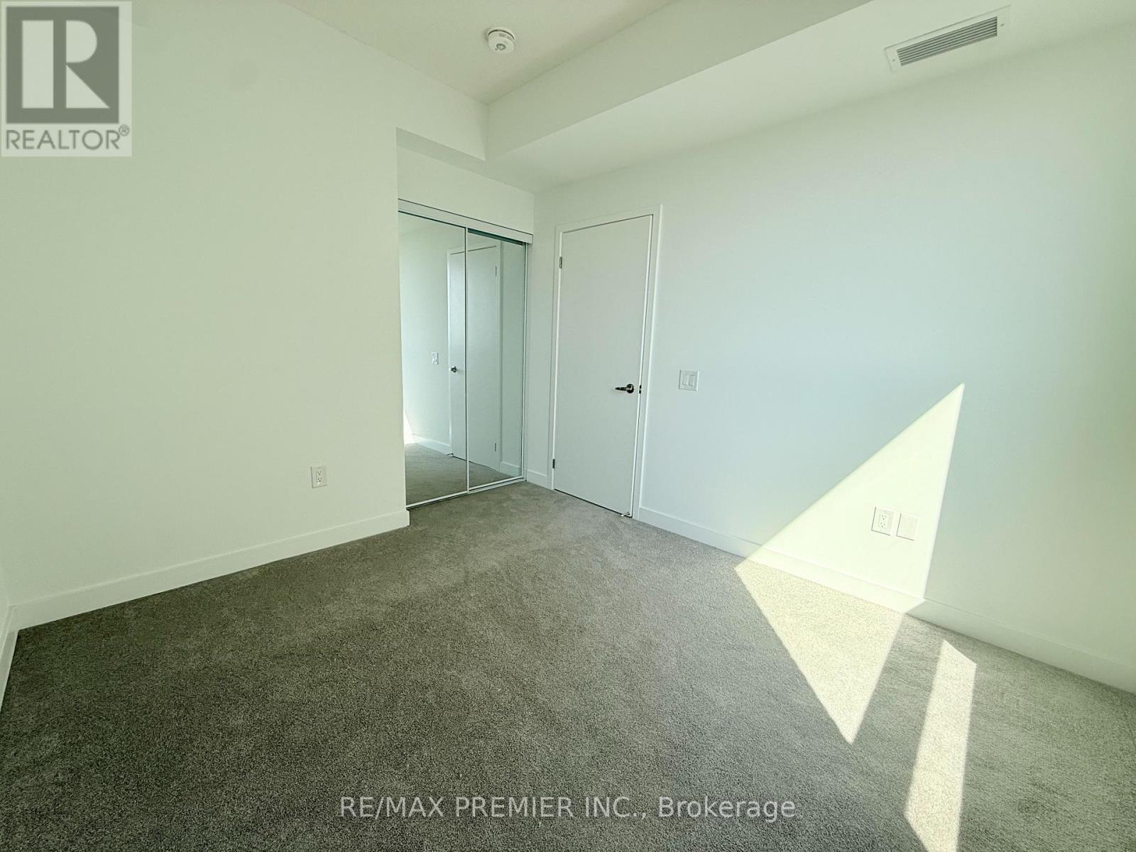 2112 - 4010 Eglinton Avenue W, Toronto, Ontario  M9A 0G5 - Photo 11 - W13754704