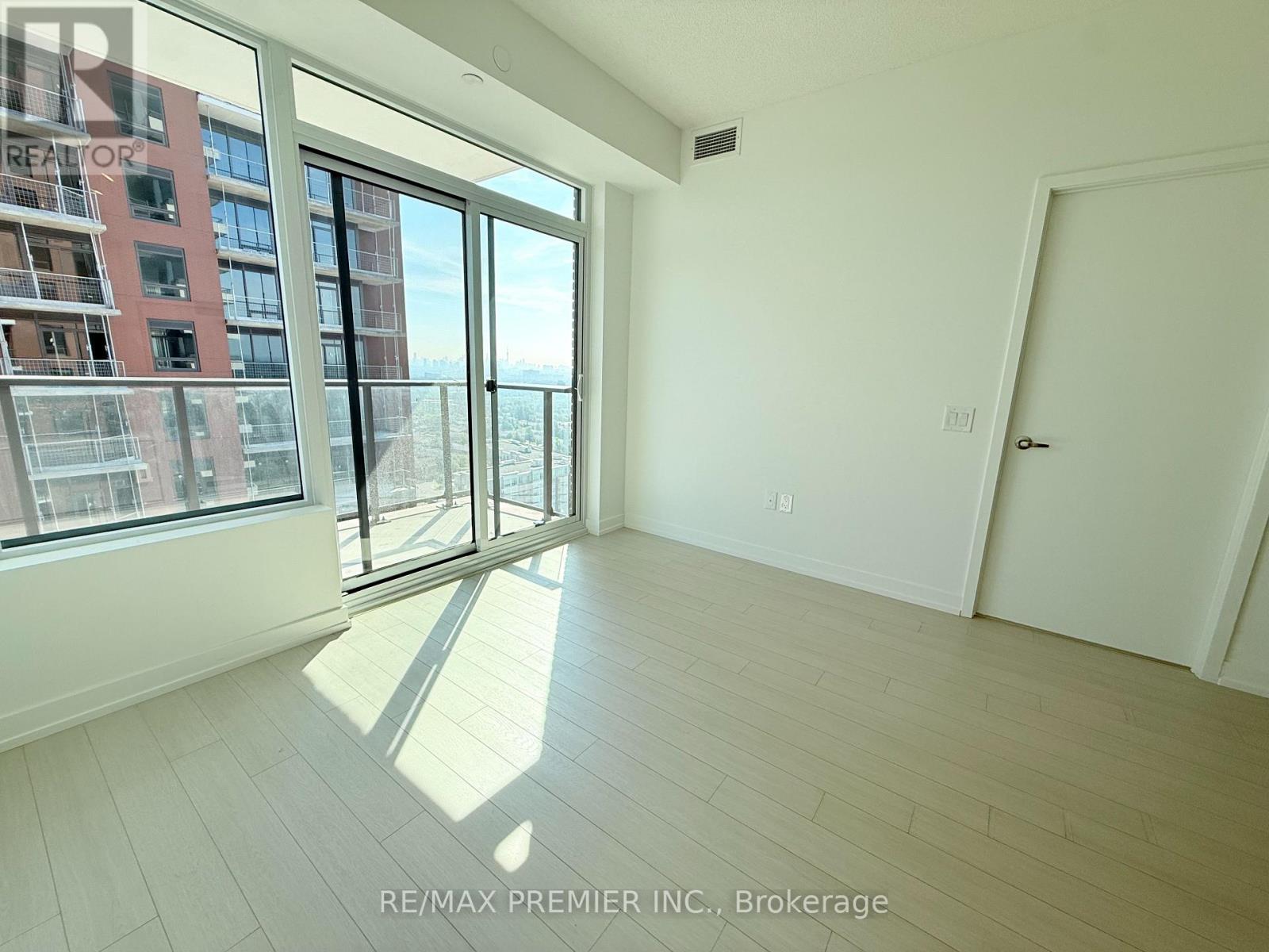 2112 - 4010 Eglinton Avenue W, Toronto, Ontario  M9A 0G5 - Photo 8 - W13754704