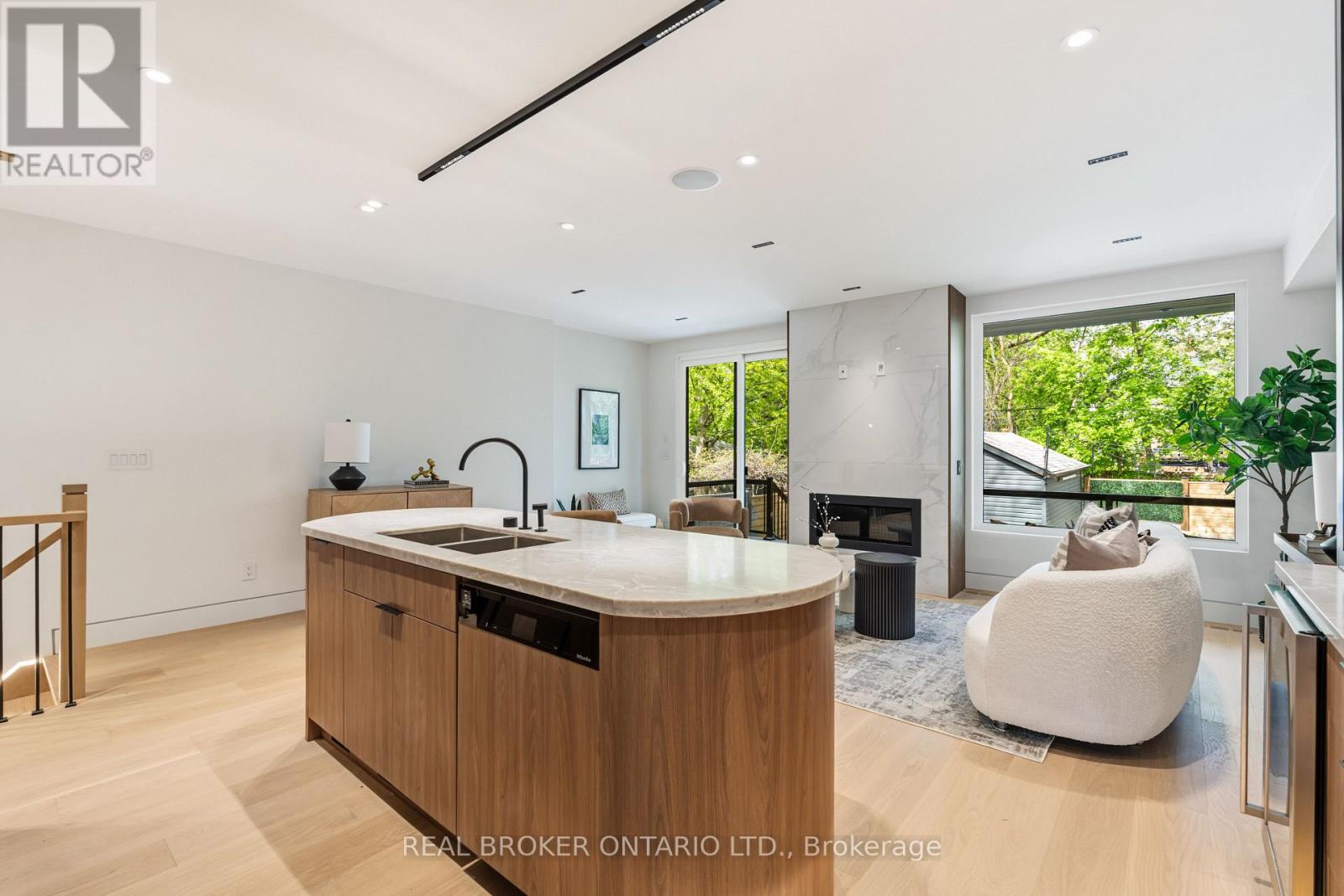 143 Fairview Avenue, Toronto, Ontario M6P 3A6 - Photo 15 - W13754816