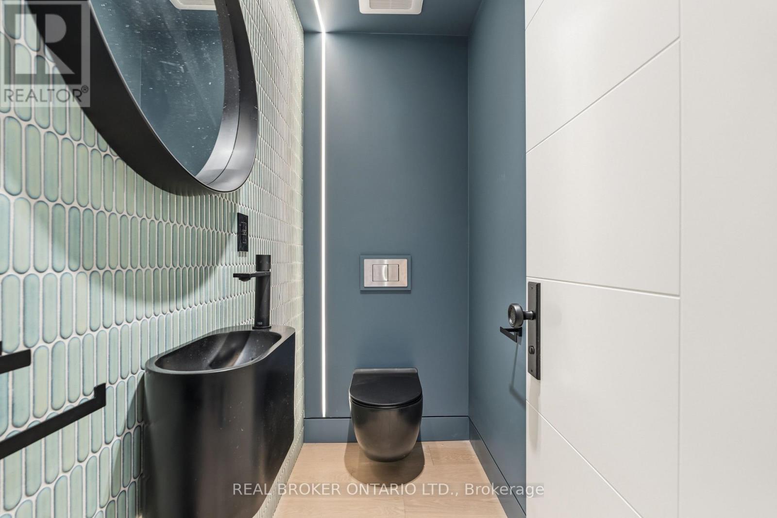 143 Fairview Avenue, Toronto, Ontario M6P 3A6 - Photo 16 - W13754816