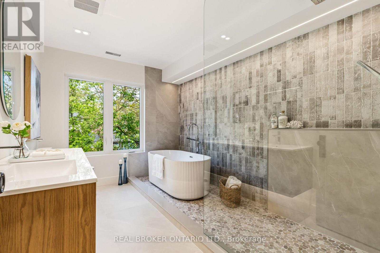 143 Fairview Avenue, Toronto, Ontario M6P 3A6 - Photo 21 - W13754816