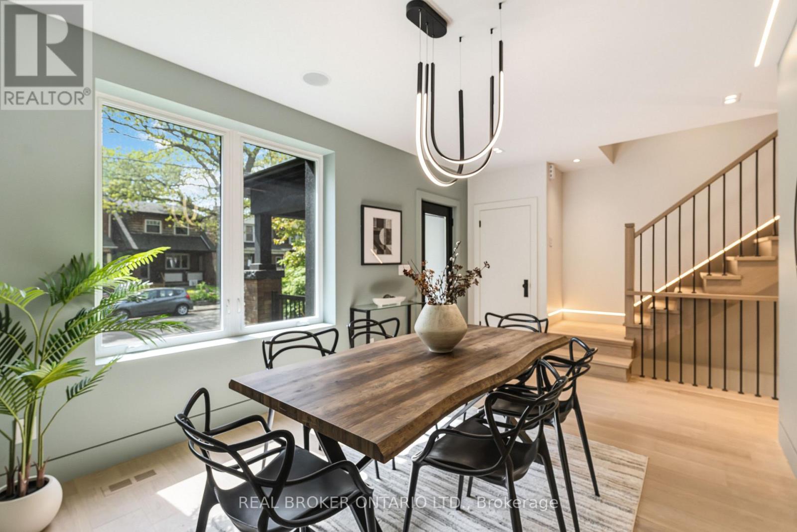 143 Fairview Avenue, Toronto, Ontario M6P 3A6 - Photo 4 - W13754816