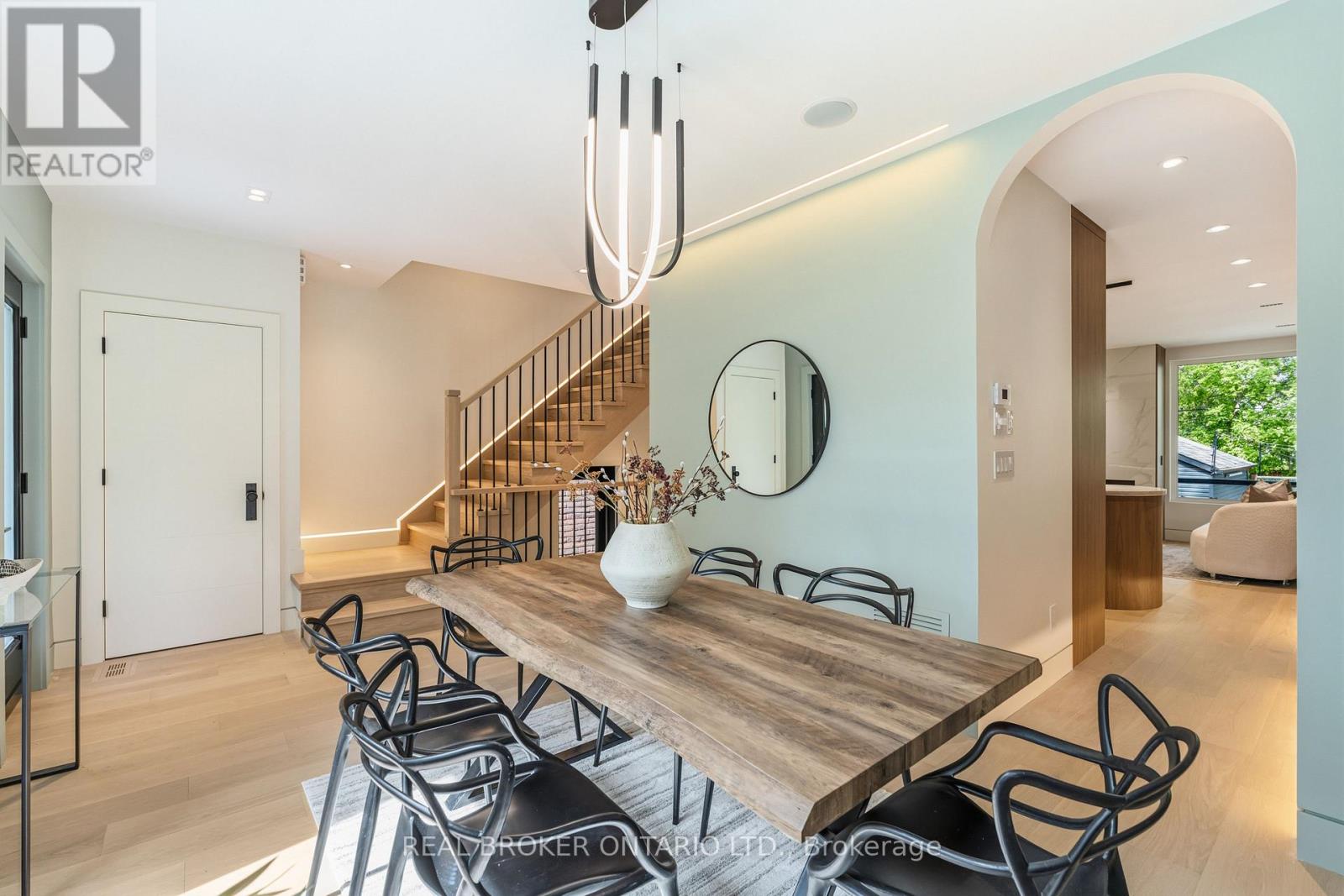 143 Fairview Avenue, Toronto, Ontario M6P 3A6 - Photo 5 - W13754816