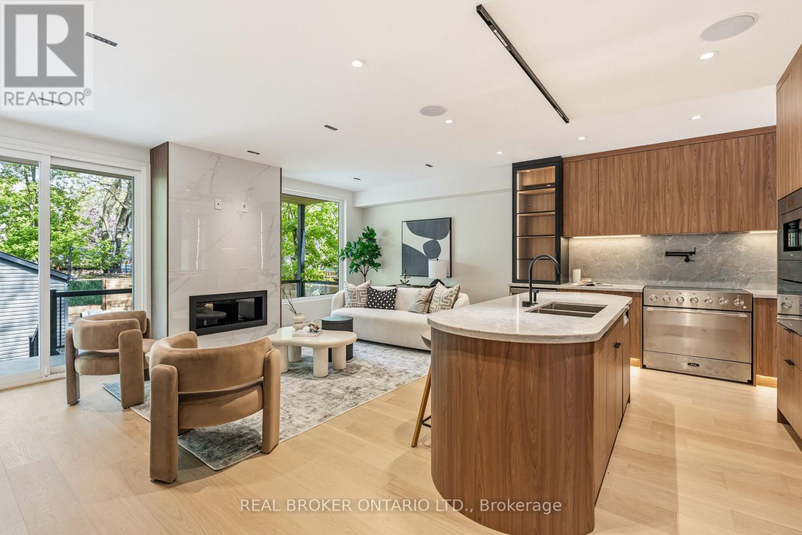 143 Fairview Avenue, Toronto, Ontario M6P 3A6 - Photo 7 - W13754816