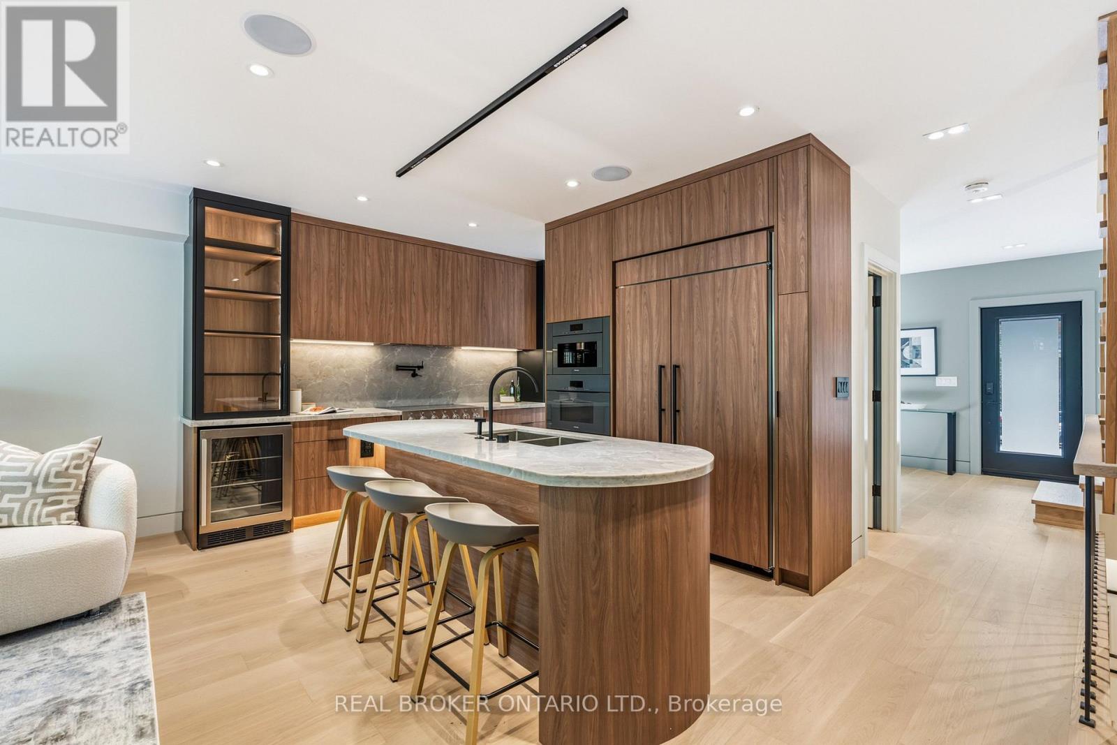 143 Fairview Avenue, Toronto, Ontario M6P 3A6 - Photo 8 - W13754816