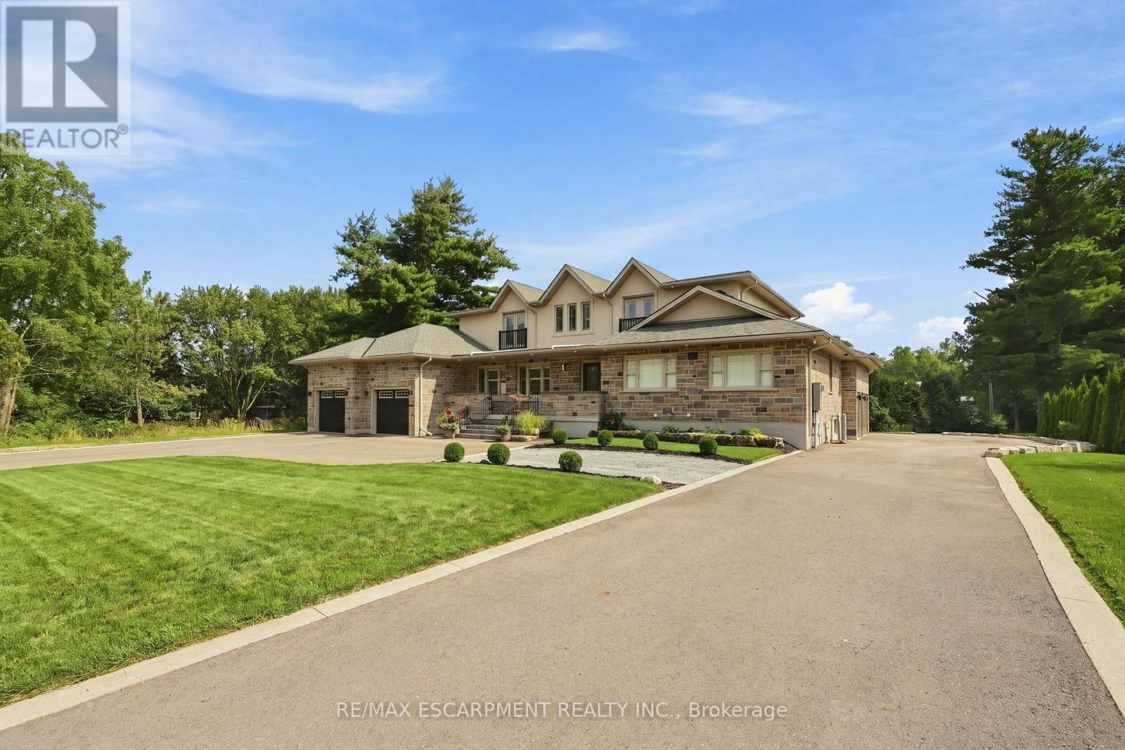 1354 No 1 Side Road, Burlington, Ontario  L7P 0R9 - Photo 3 - W13754824