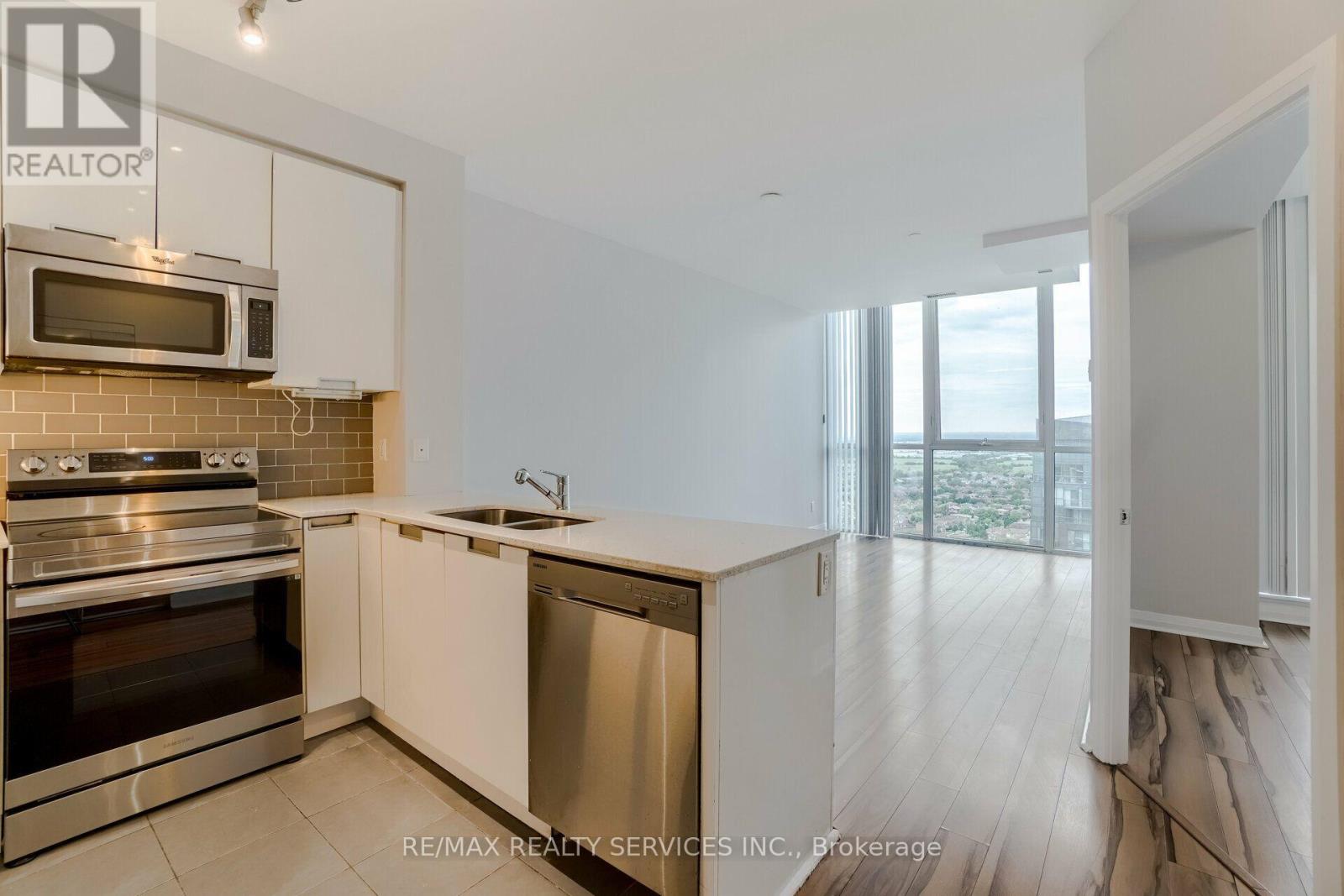 2506 - 75 Eglinton Avenue W, Mississauga, Ontario  L5R 0E4 - Photo 10 - W13754868