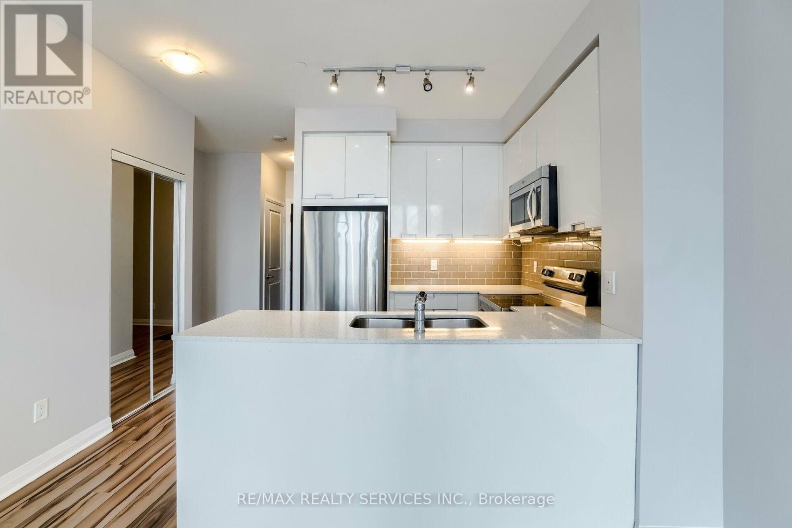2506 - 75 Eglinton Avenue W, Mississauga, Ontario  L5R 0E4 - Photo 13 - W13754868