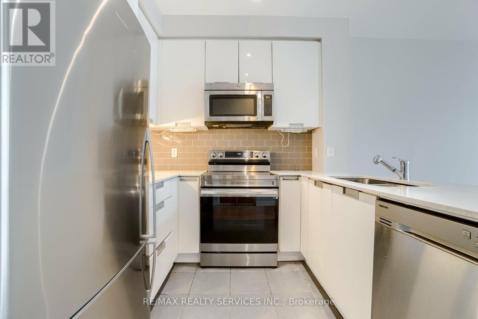 2506 - 75 Eglinton Avenue W, Mississauga, Ontario  L5R 0E4 - Photo 14 - W13754868