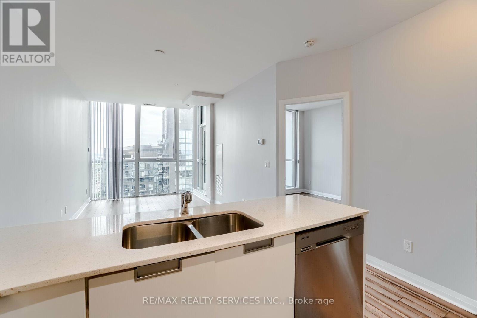 2506 - 75 Eglinton Avenue W, Mississauga, Ontario  L5R 0E4 - Photo 15 - W13754868