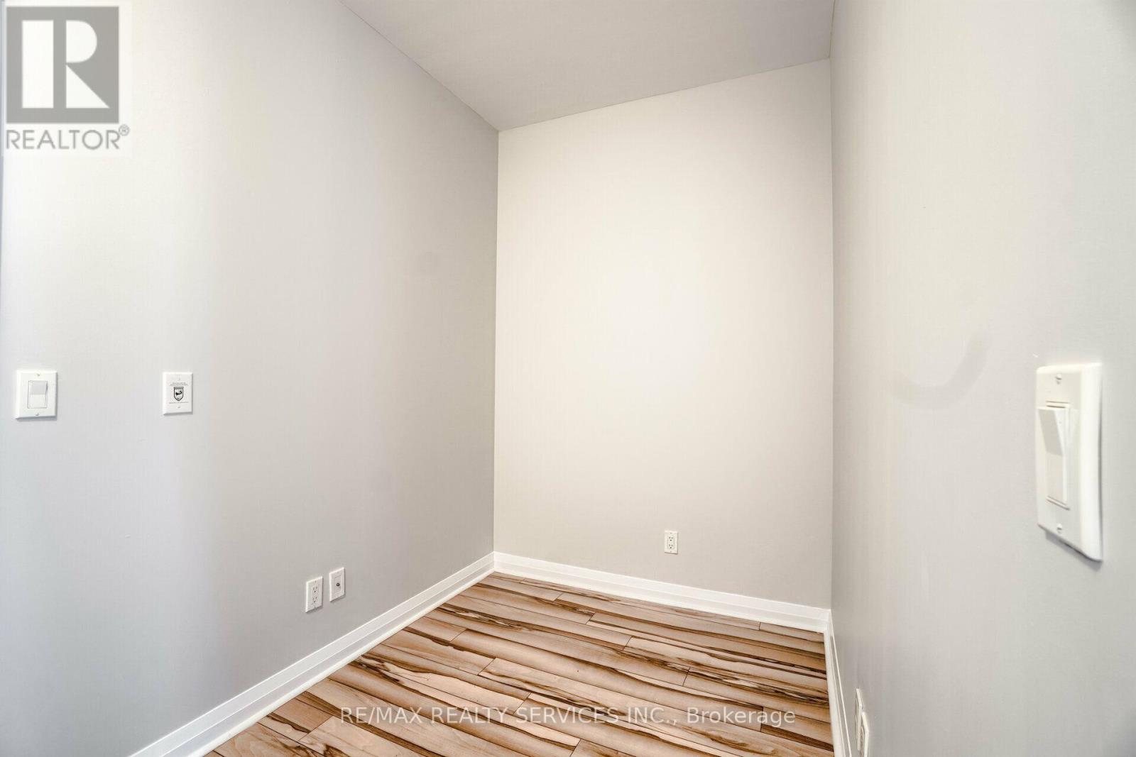 2506 - 75 Eglinton Avenue W, Mississauga, Ontario  L5R 0E4 - Photo 25 - W13754868
