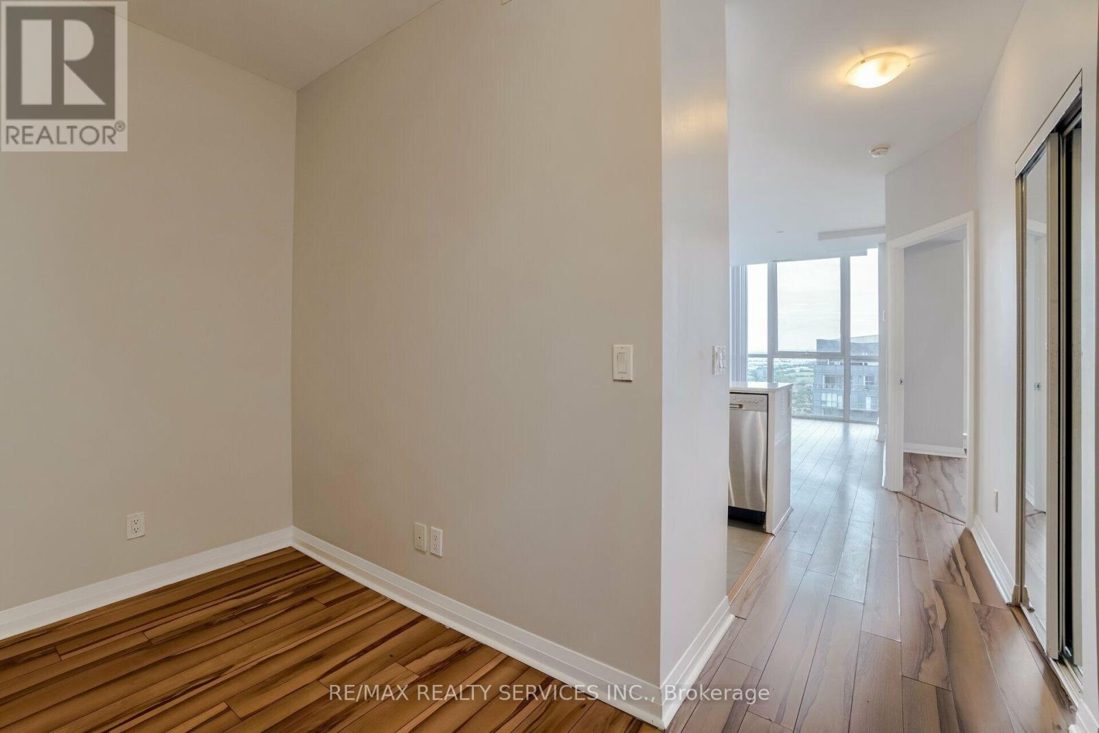 2506 - 75 Eglinton Avenue W, Mississauga, Ontario  L5R 0E4 - Photo 9 - W13754868