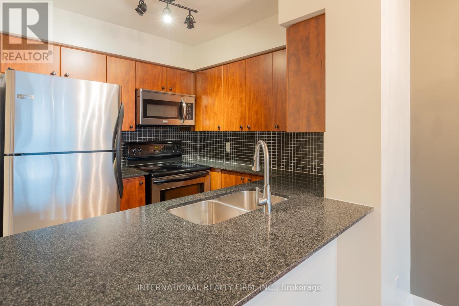 1901 - 225 Sherway Gardens Road, Toronto, Ontario M9C 0A3 - Photo 4 - W13754902