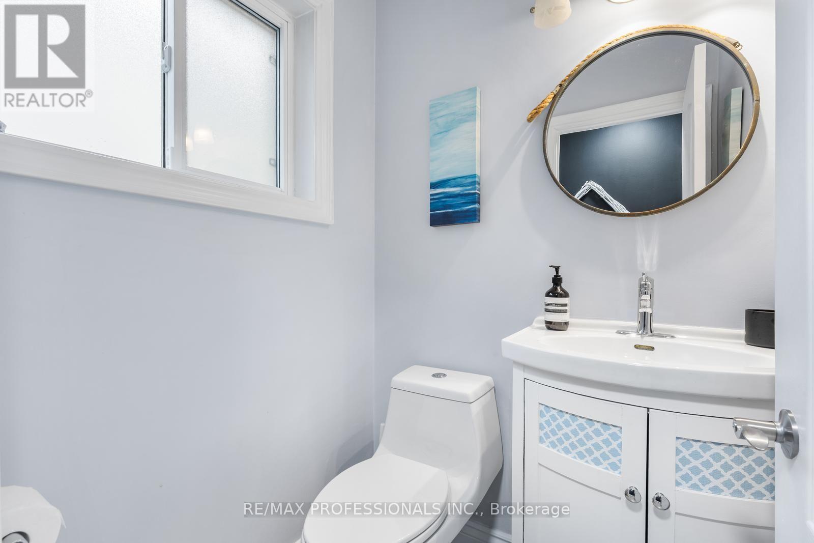 37 Birchleaf Crescent, Toronto, Ontario  M9R 2L5 - Photo 17 - W13754952