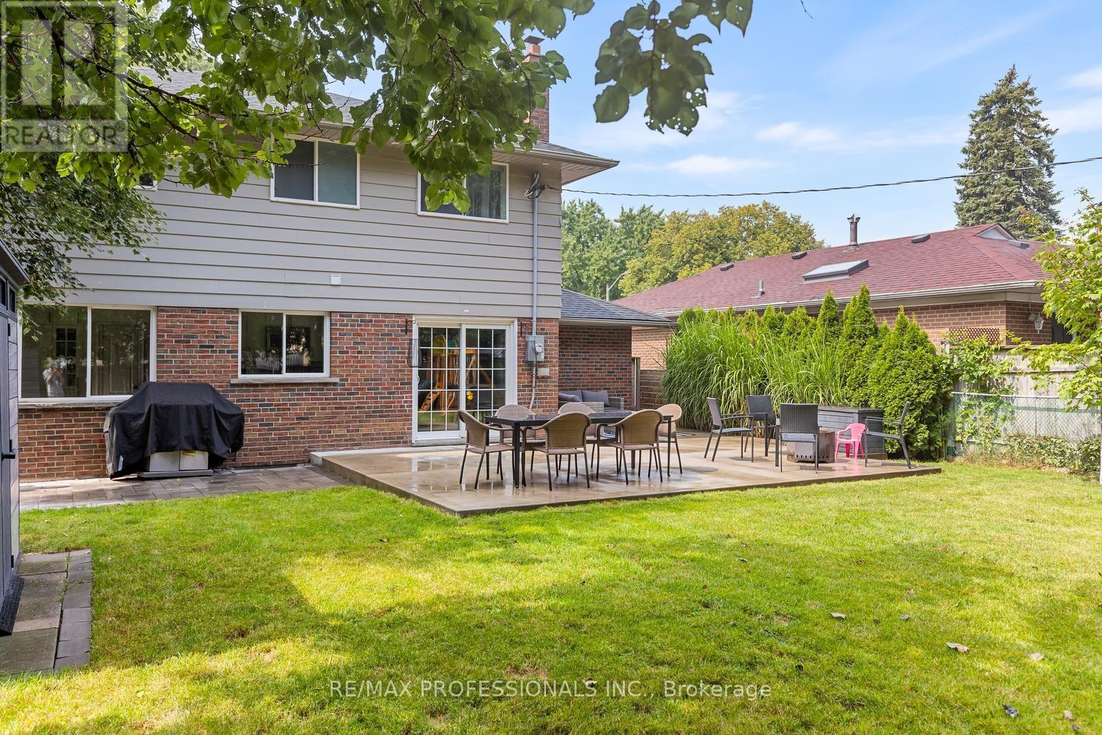 37 Birchleaf Crescent, Toronto, Ontario  M9R 2L5 - Photo 38 - W13754952