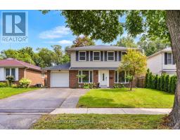 37 BIRCHLEAF CRESCENT, Toronto, Ontario