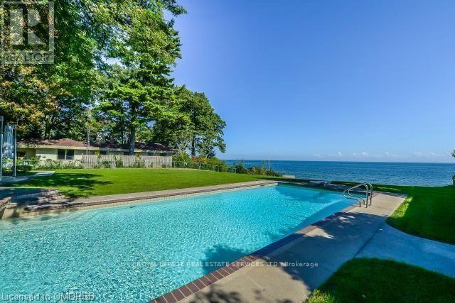 16 Ennisclare Drive W, Oakville, Ontario  L6J 4N2 - Photo 2 - W13754954