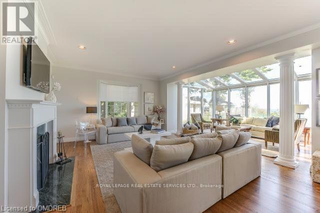 16 Ennisclare Drive W, Oakville, Ontario  L6J 4N2 - Photo 9 - W13754954