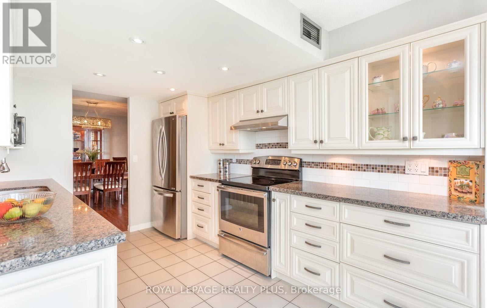 808 - 45 Kingsbridge Garden Circle, Mississauga, Ontario  L5R 3K4 - Photo 14 - W13754958