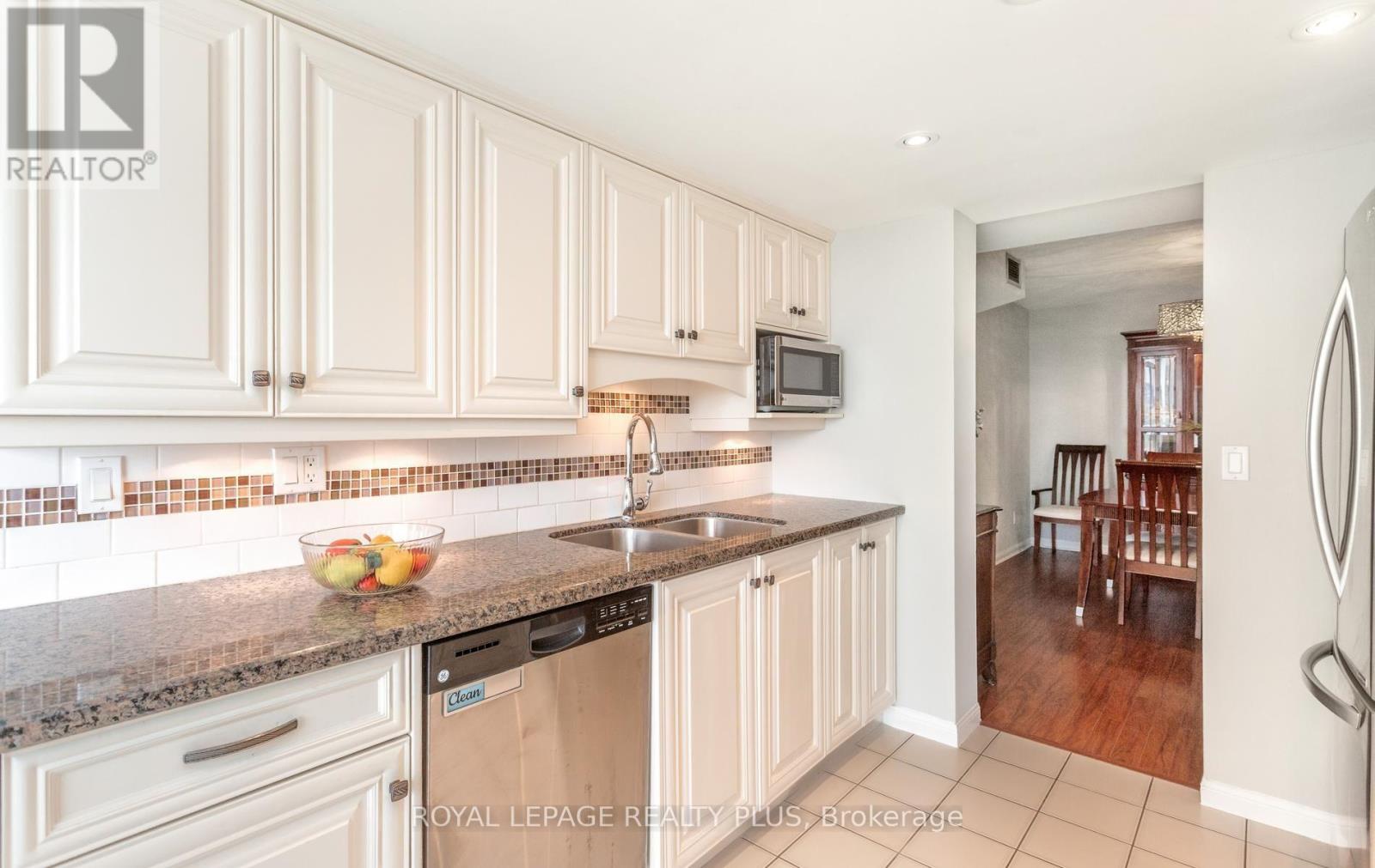 808 - 45 Kingsbridge Garden Circle, Mississauga, Ontario  L5R 3K4 - Photo 15 - W13754958