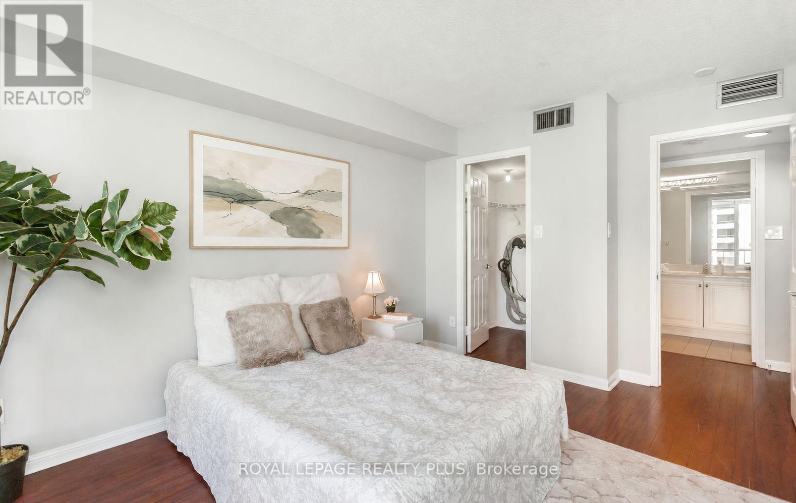 808 - 45 Kingsbridge Garden Circle, Mississauga, Ontario  L5R 3K4 - Photo 26 - W13754958