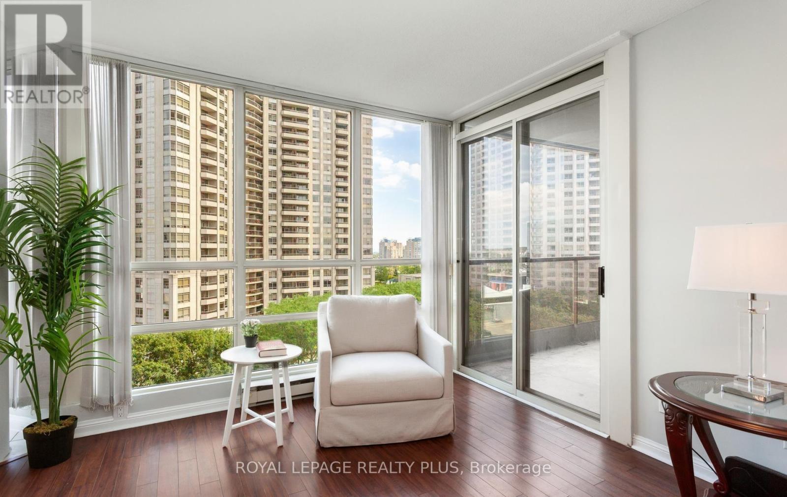 808 - 45 Kingsbridge Garden Circle, Mississauga, Ontario  L5R 3K4 - Photo 8 - W13754958