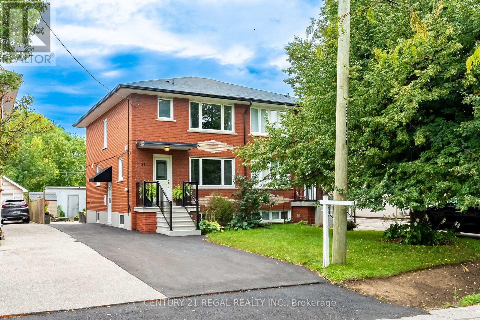 21 BURLINGAME ROAD, Toronto, Ontario