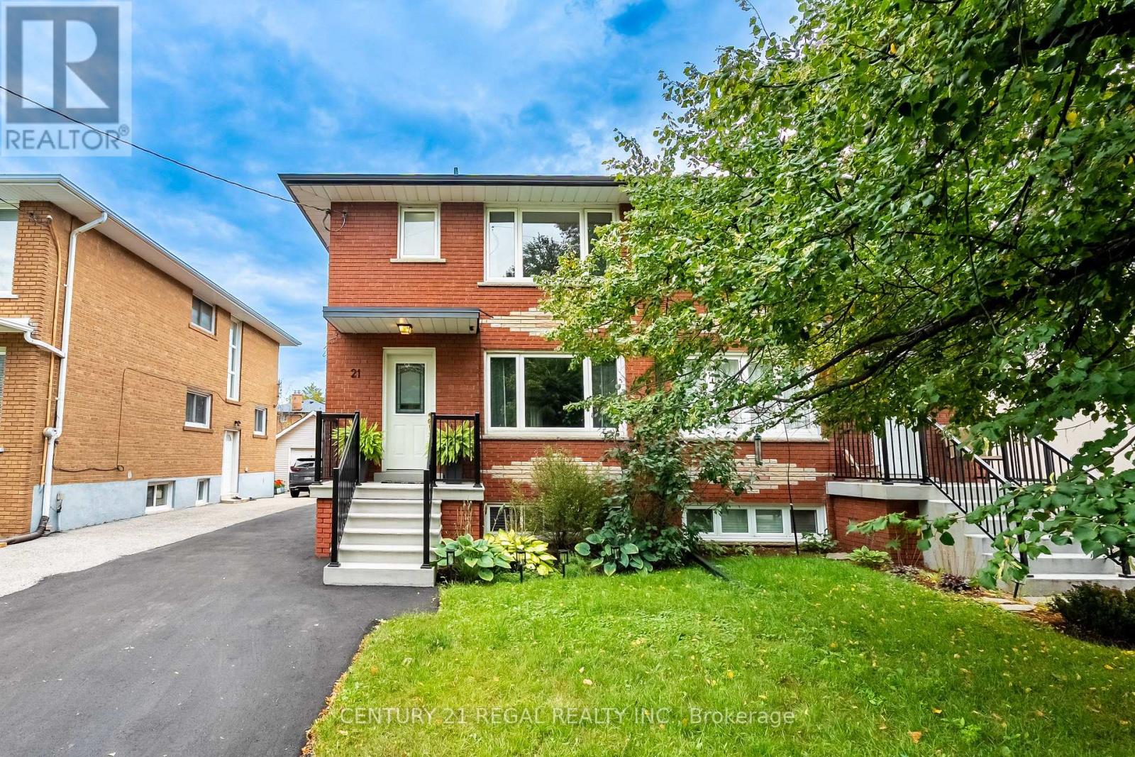 21 Burlingame Road, Toronto, Ontario  M8W 1Y7 - Photo 2 - W13755010