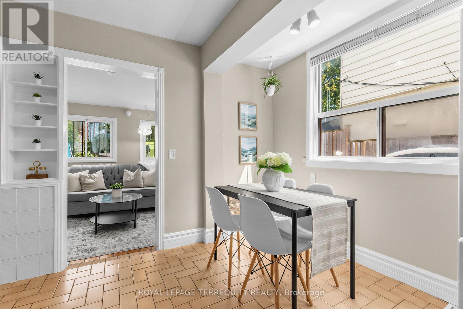 211 Blackthorn Avenue, Toronto, Ontario  M6N 3H7 - Photo 12 - W13755026