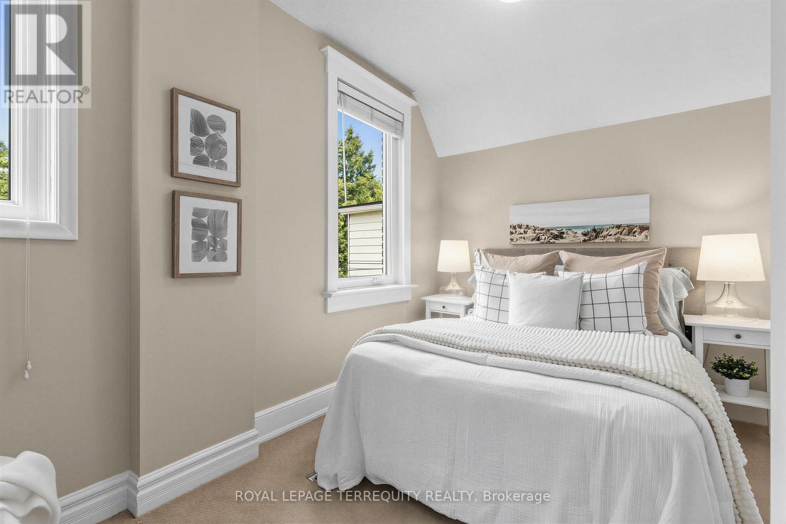211 Blackthorn Avenue, Toronto, Ontario  M6N 3H7 - Photo 16 - W13755026