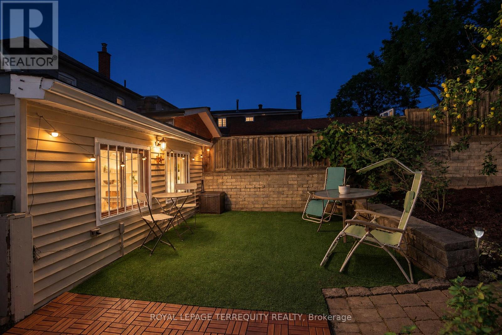 211 Blackthorn Avenue, Toronto, Ontario  M6N 3H7 - Photo 27 - W13755026
