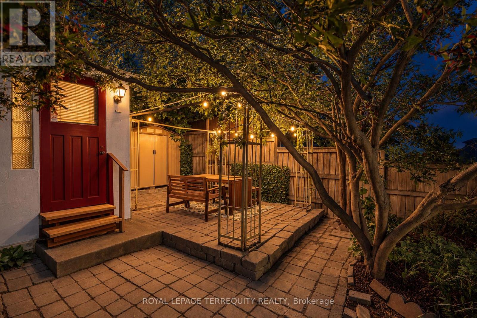 211 Blackthorn Avenue, Toronto, Ontario  M6N 3H7 - Photo 28 - W13755026