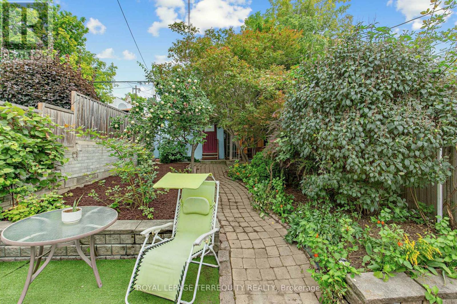 211 Blackthorn Avenue, Toronto, Ontario  M6N 3H7 - Photo 33 - W13755026