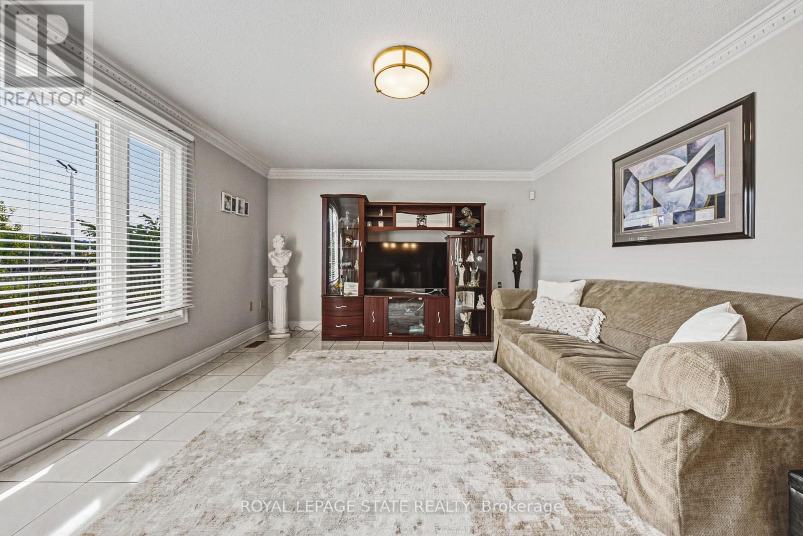 90 Fairington Crescent, Hamilton, Ontario  L8E 3N4 - Photo 12 - X13754598