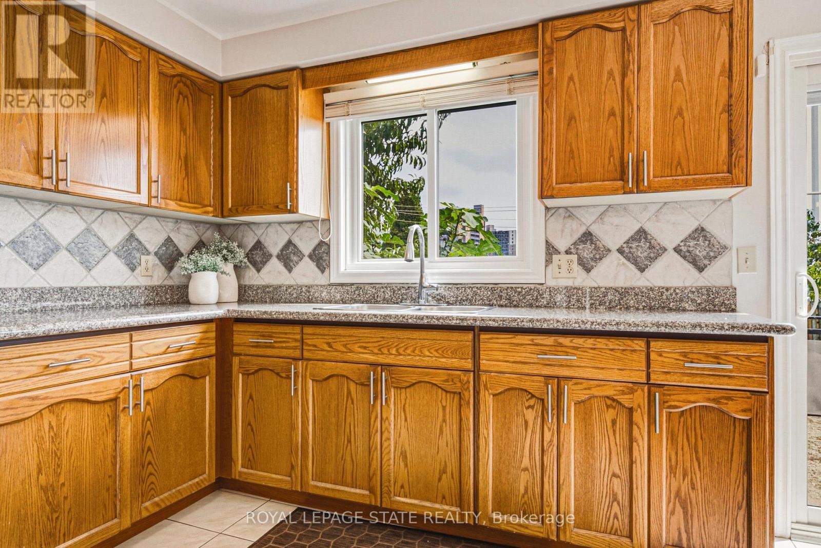90 Fairington Crescent, Hamilton, Ontario  L8E 3N4 - Photo 15 - X13754598