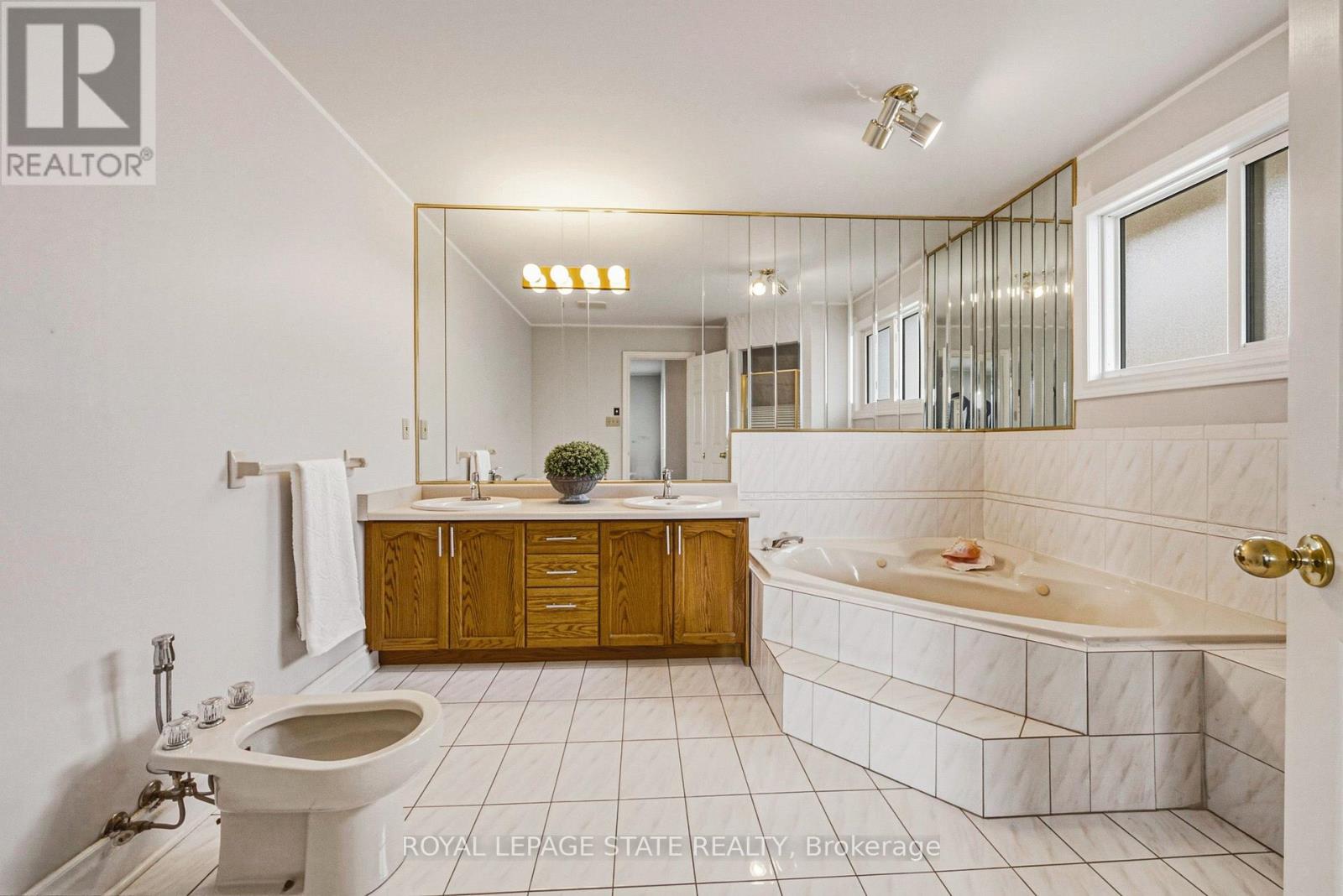 90 Fairington Crescent, Hamilton, Ontario  L8E 3N4 - Photo 26 - X13754598