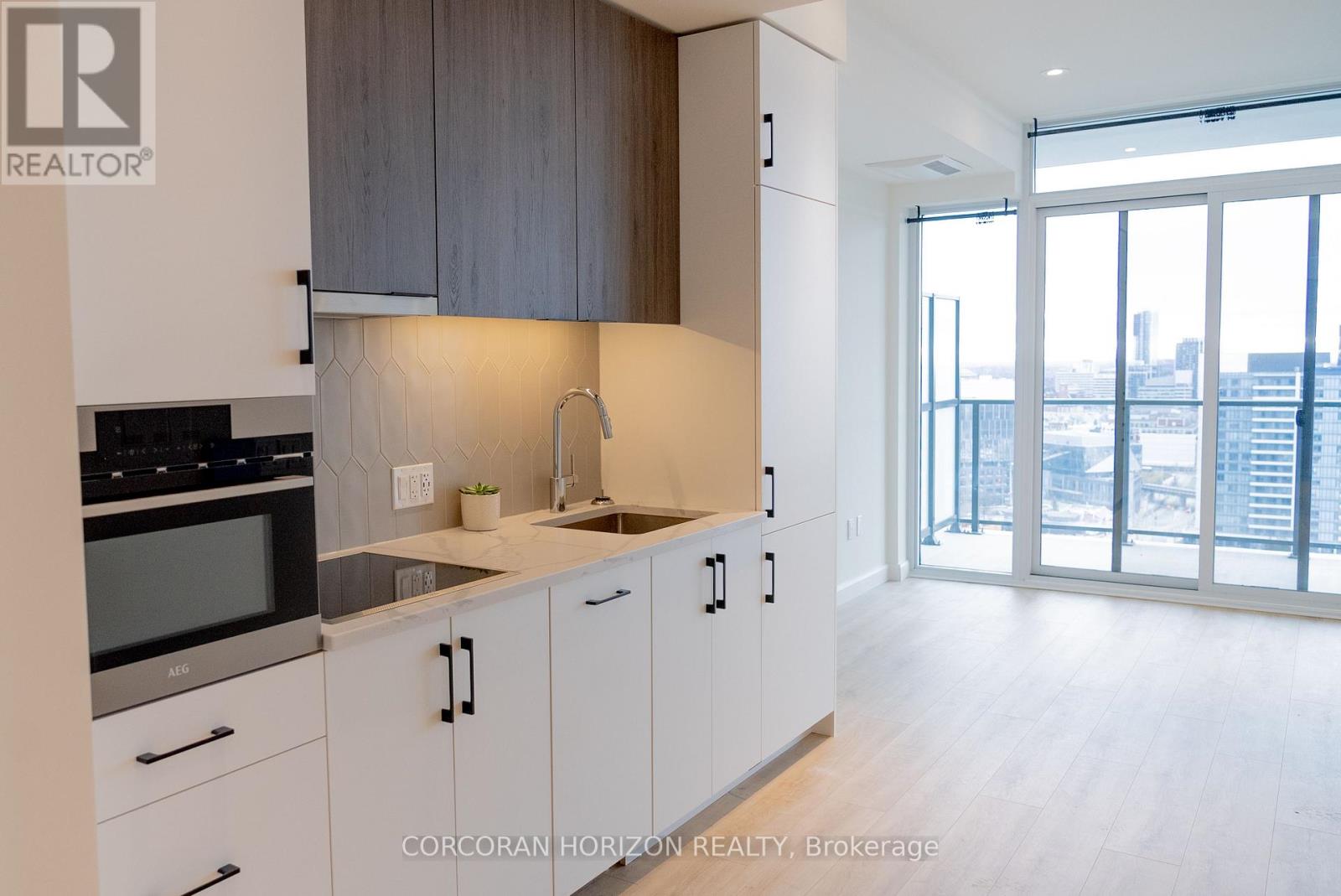 1810 - 741 King Street W, Waterloo, Ontario  N2G 1E9 - Photo 3 - X13754722
