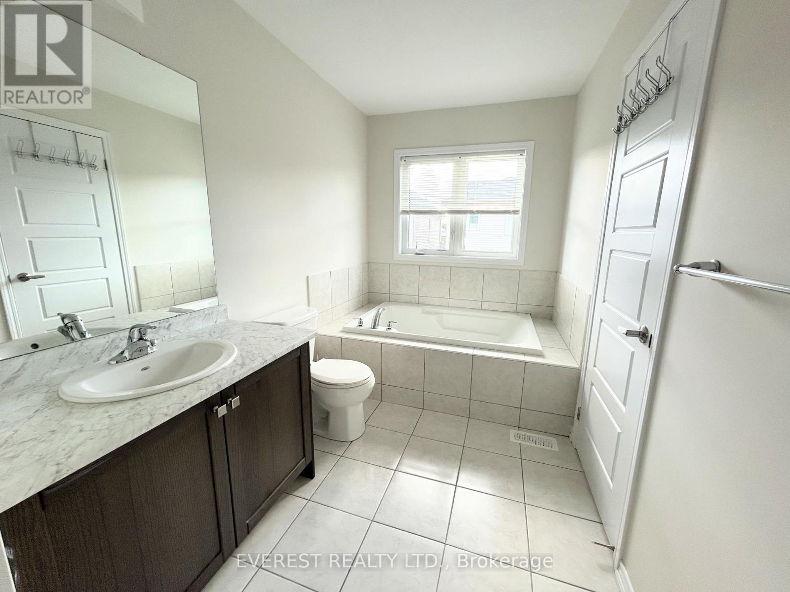 8724 Pawpaw Lane, Niagara Falls, Ontario  L2H 3S3 - Photo 5 - X13754884