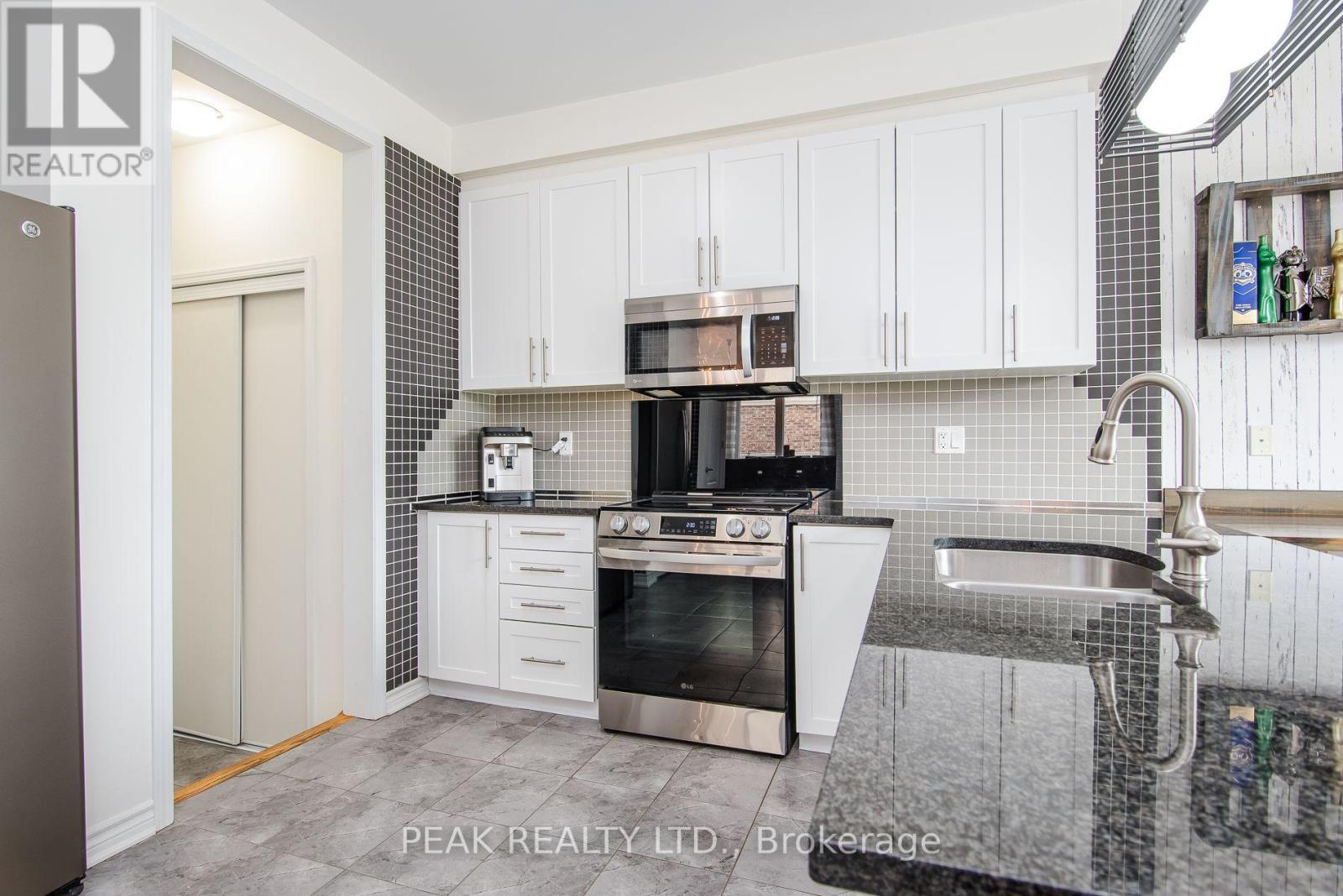 330 Grovehill Crescent, Kitchener, Ontario  N2R 0K2 - Photo 13 - X13754924