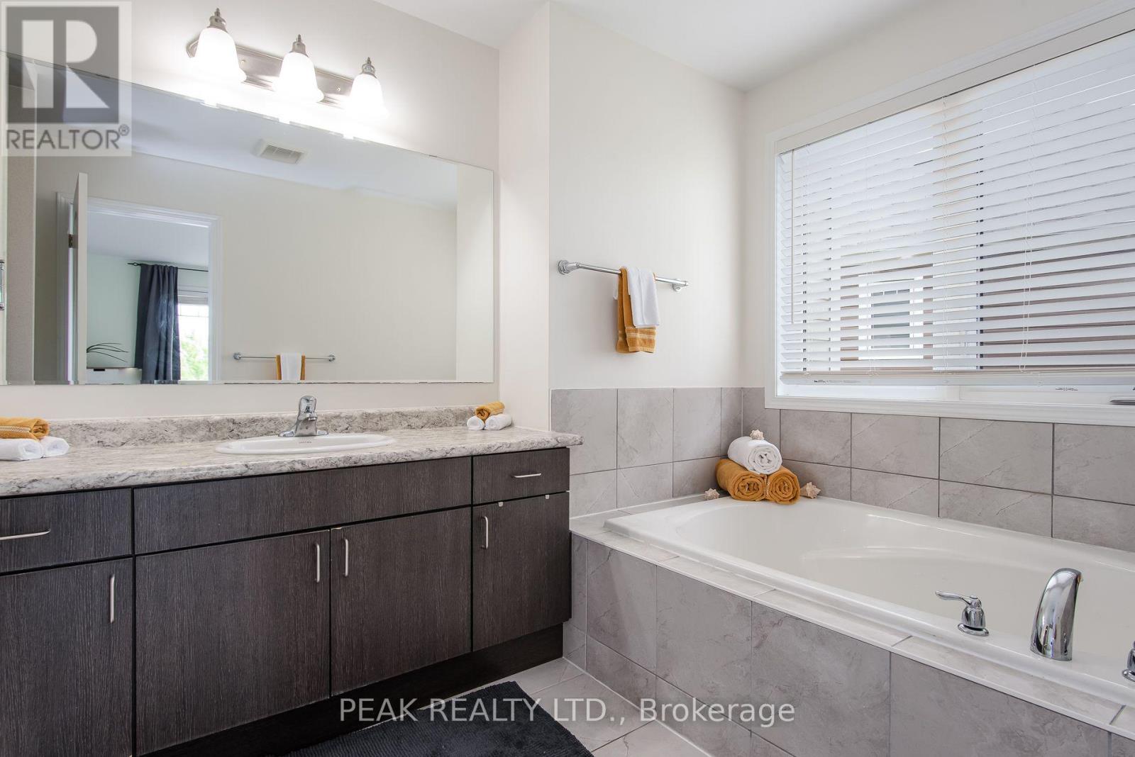 330 Grovehill Crescent, Kitchener, Ontario  N2R 0K2 - Photo 23 - X13754924
