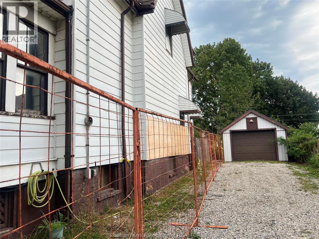 22 Park Avenue West, Chatham, Ontario  N7M 1V9 - Photo 4 - 26021239