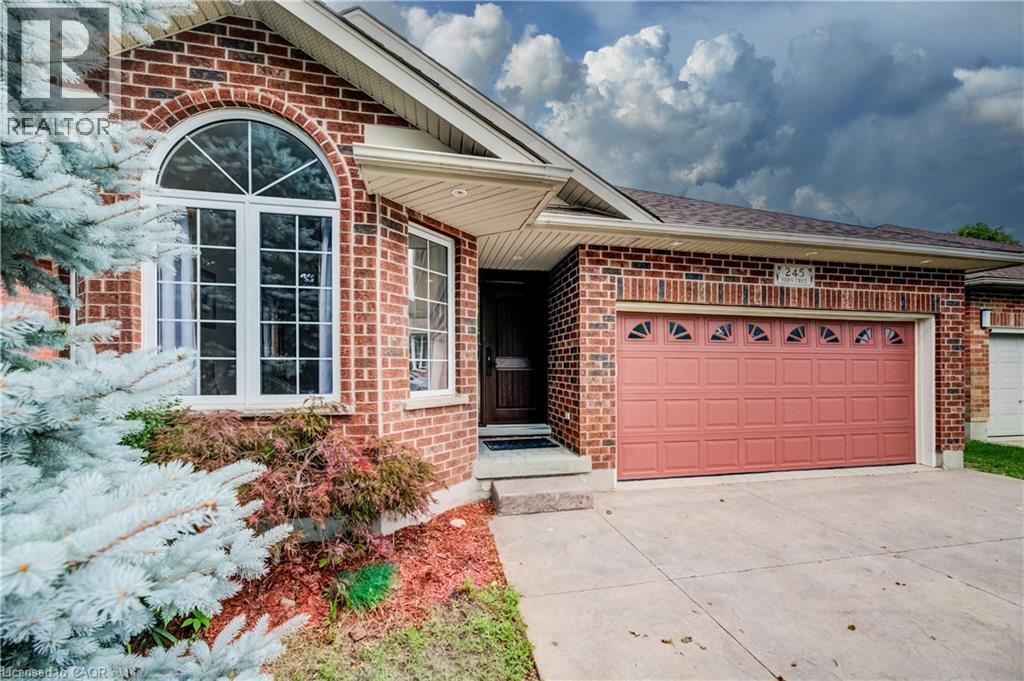 245 Fern Crescent, Waterloo, Ontario  N2V 2P9 - Photo 3 - 40860315