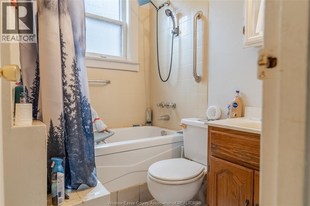 344-46 Elm Avenue, Windsor, Ontario  N9A 5H1 - Photo 11 - 26021852