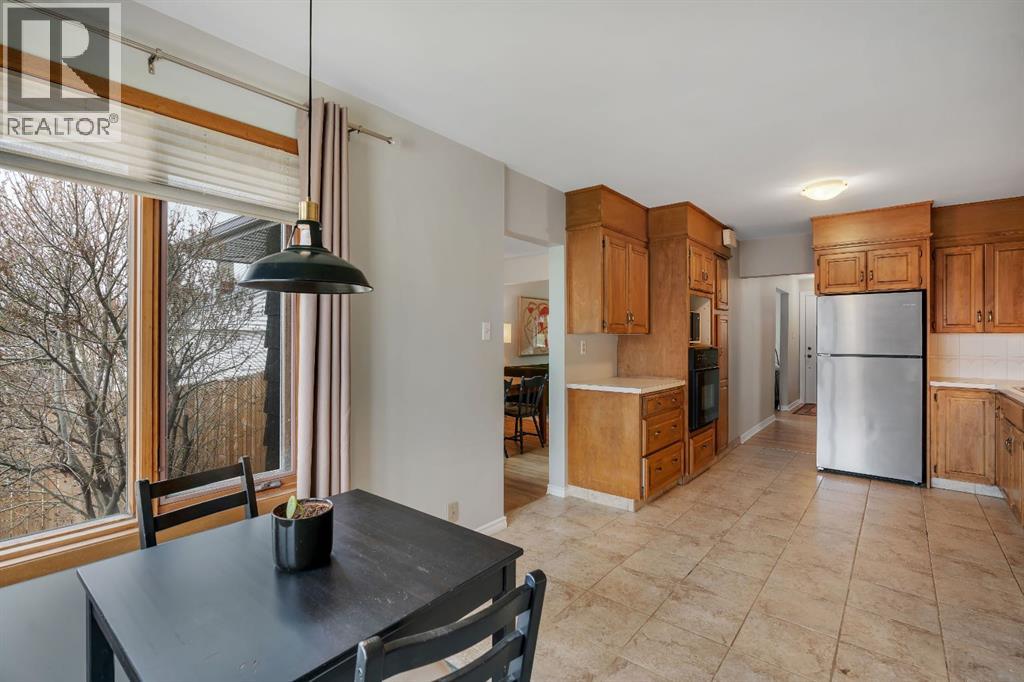 254 Hendon Drive Nw, Calgary, Alberta  T2K 1Z5 - Photo 11 - A2338635